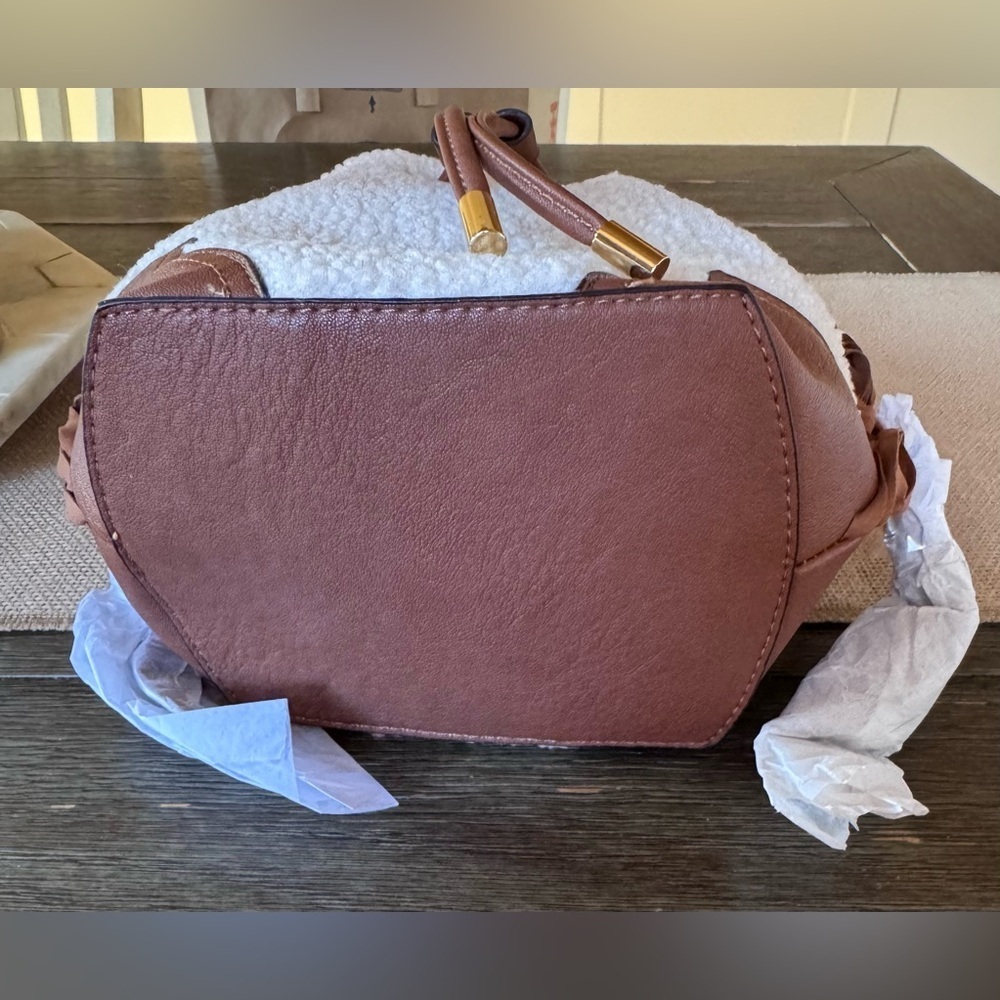 JS Jessica Simpson Raelyn Bucket Bag - Picture 10 of 10